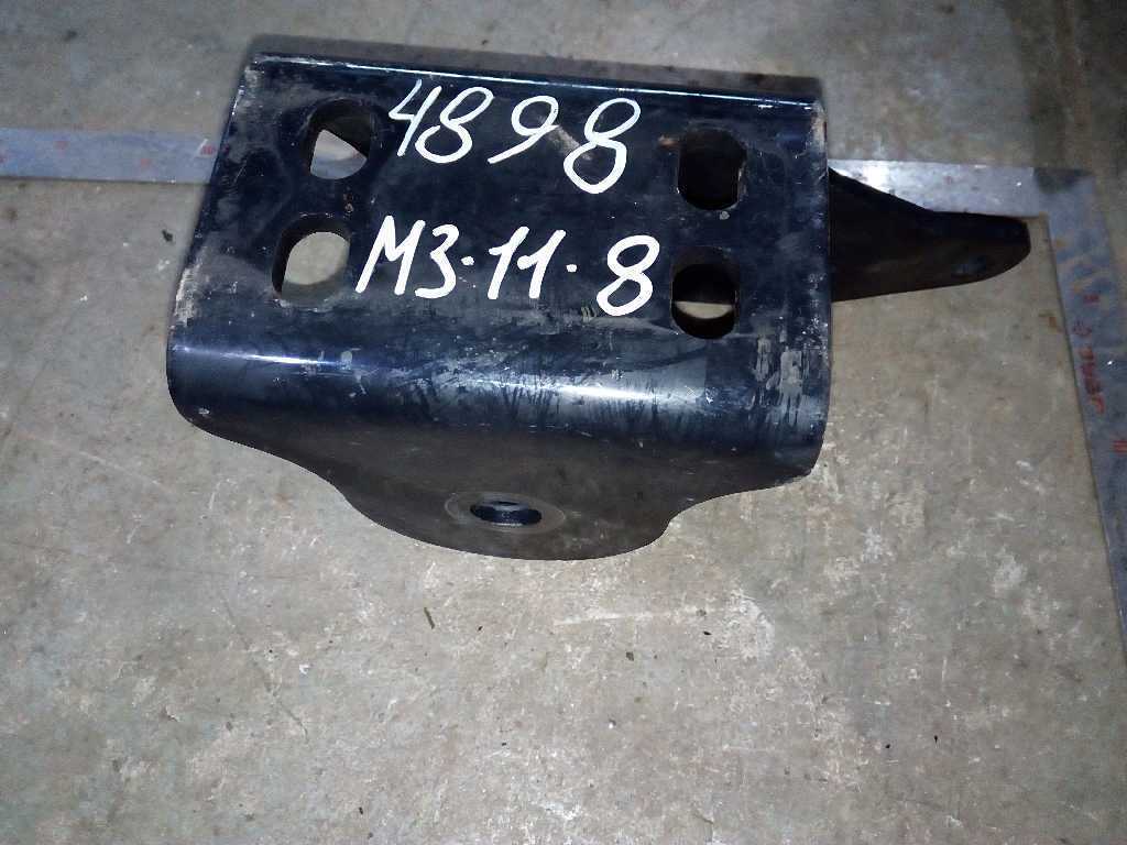 кронштейн стабилизатора кабины правый б/у - 1